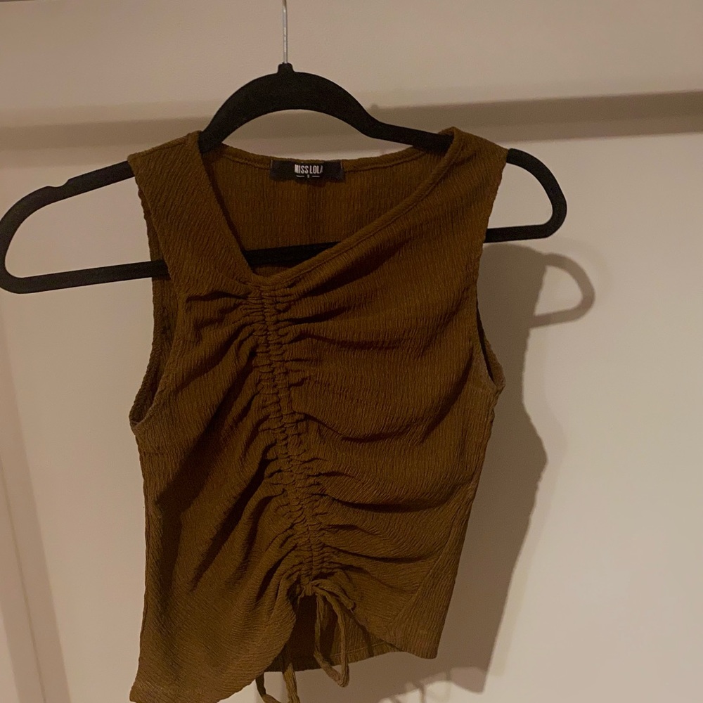 Miss Lola brown crop tee - size small